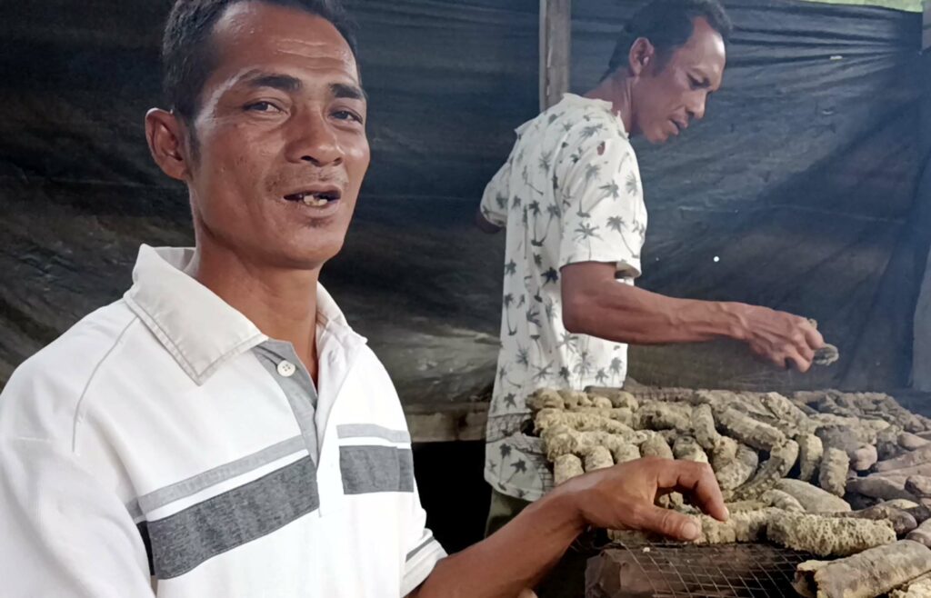 Melawan Gempuran Kapal Penjarah 12 Lampiran Gambar