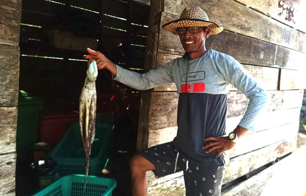 Melawan Gempuran Kapal Penjarah 17 Lampiran Gambar
