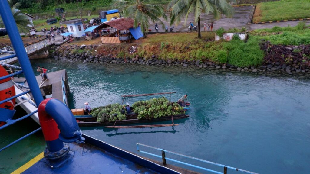 Kapal ASDP Andalan Masyarakat di Kepulauan Mentawai 6 Lampiran Gambar